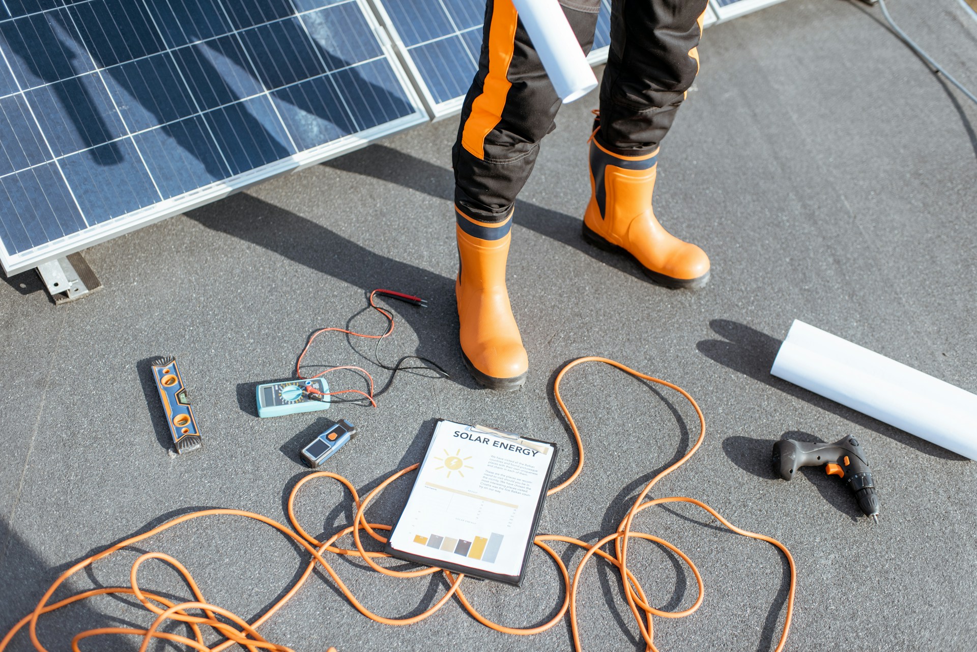 solar battery installer